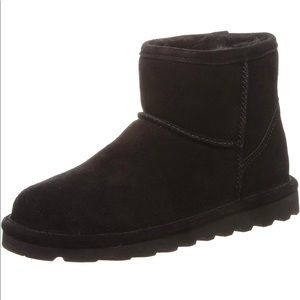 BEARPAW Women’s Alyssa Ankle Boot in Black (Suede)